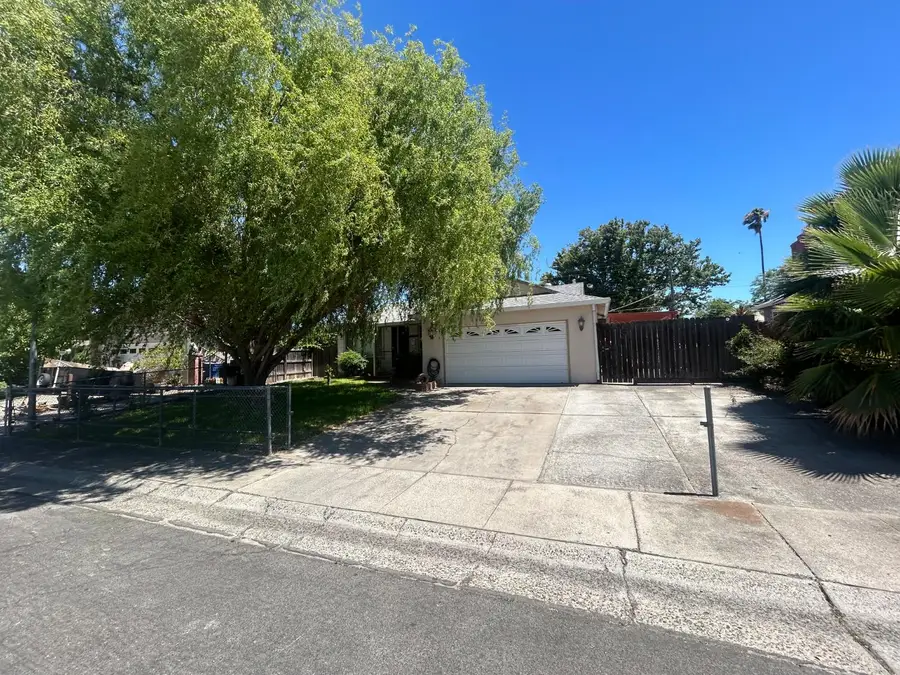 1416 Lomas Way, Sacramento, CA 95822 - Image #2