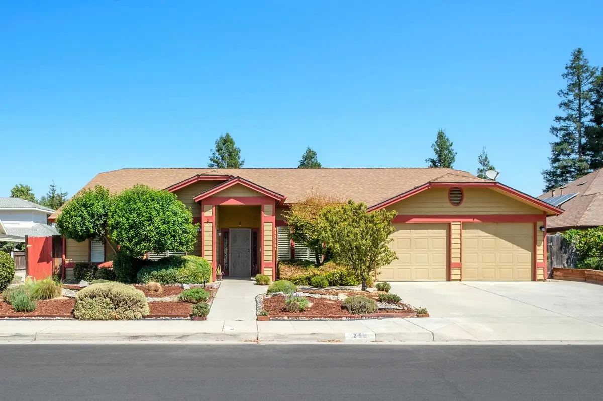 295 W Paul Avenue, Clovis, CA 93612 - Image #1