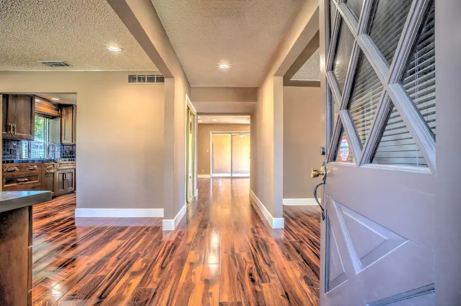 709 W Alamos Avenue, Fresno, CA 93705 - Image #3