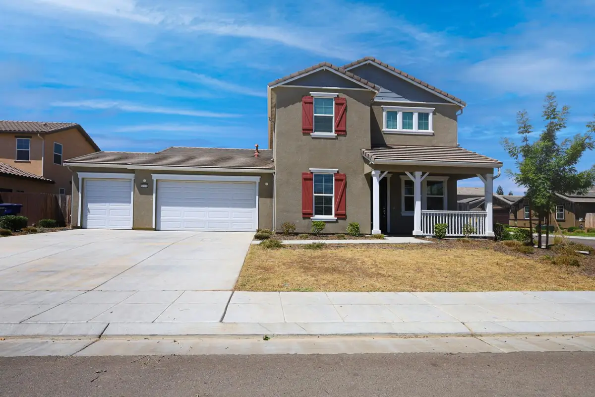 2701 N Dee Ann Avenue, Fresno, CA 93727 - Image #1
