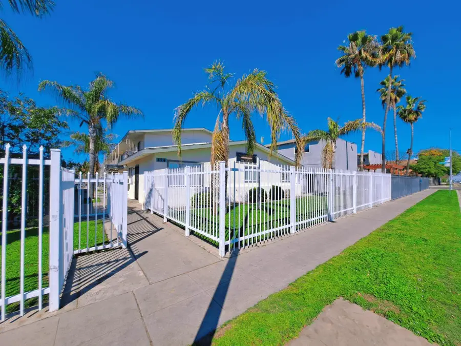 441 S Dearing Avenue, Fresno, CA 93702 - Image #2