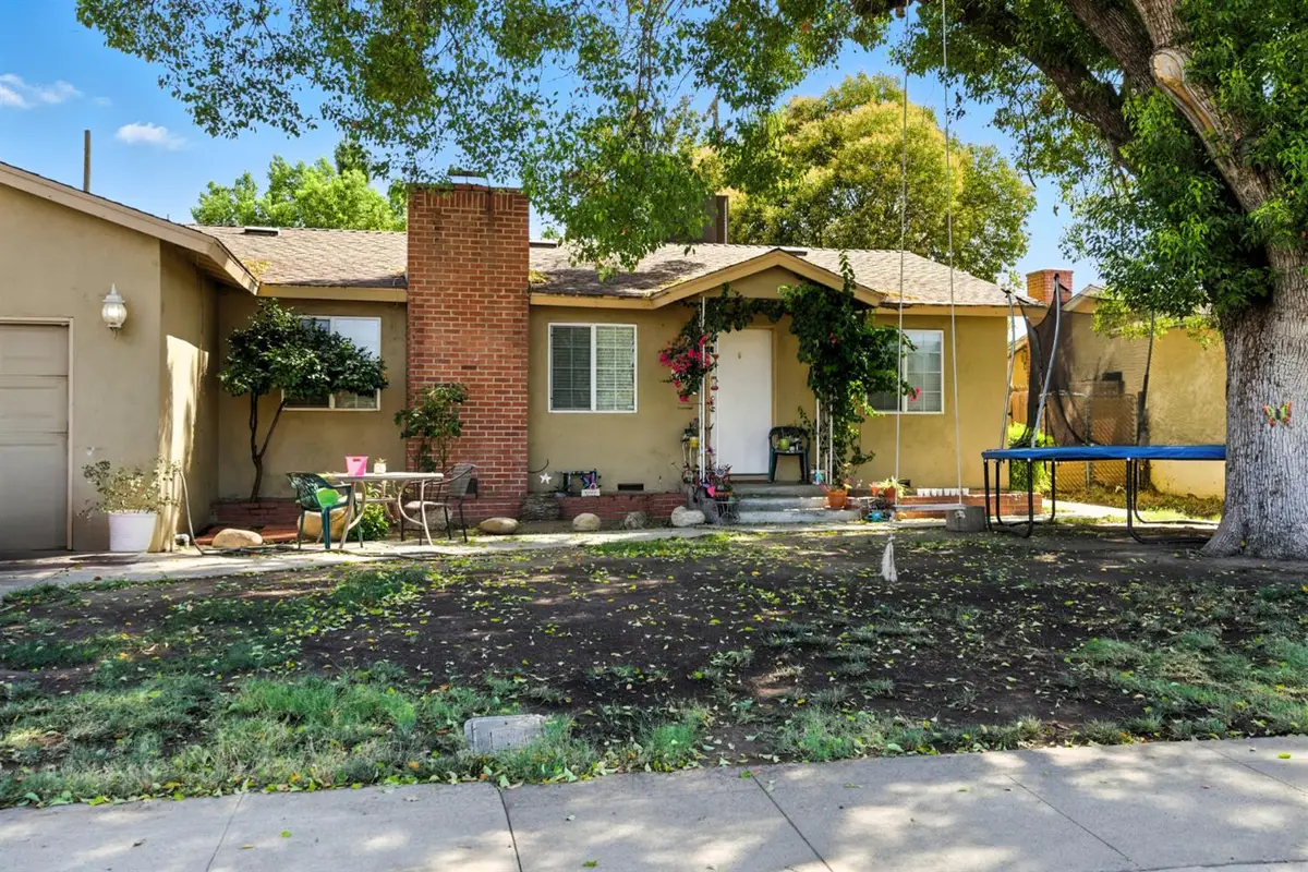 631 E Cypress, Visalia, CA 93292 - Image #1