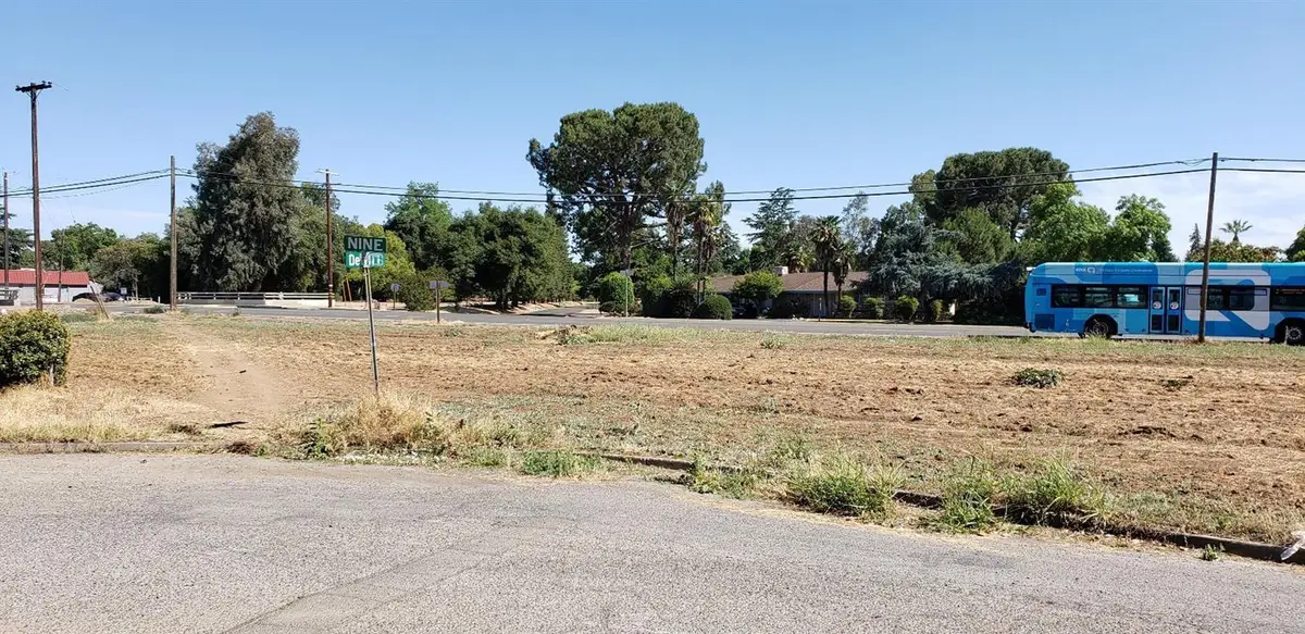 5490 E Nine Avenue, Fresno, CA 93727 - Image #1