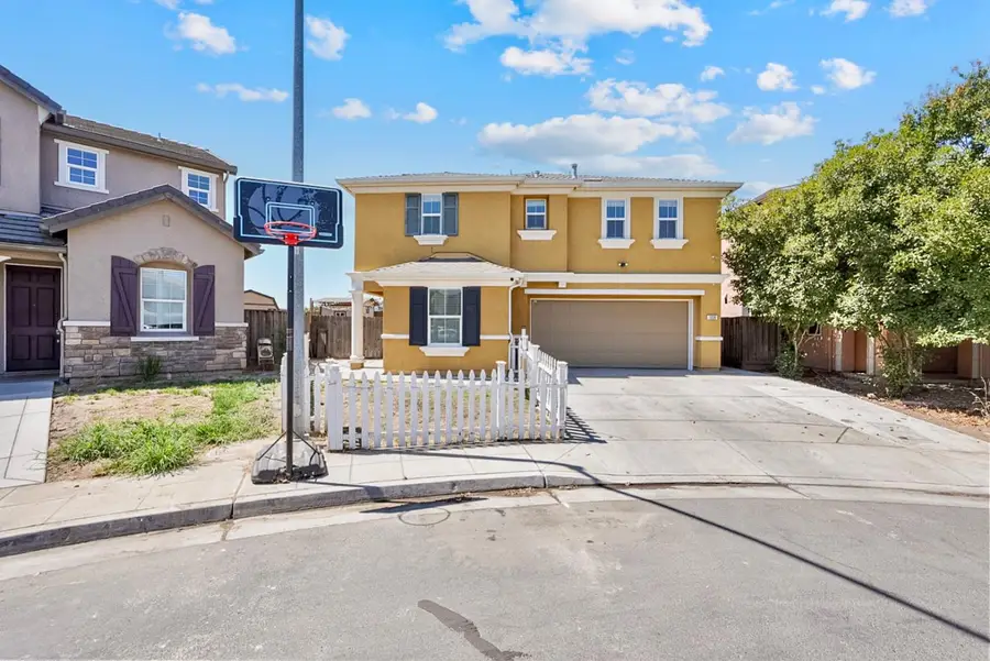 1026 Papaya Street, Madera, CA 93638 - Image #2