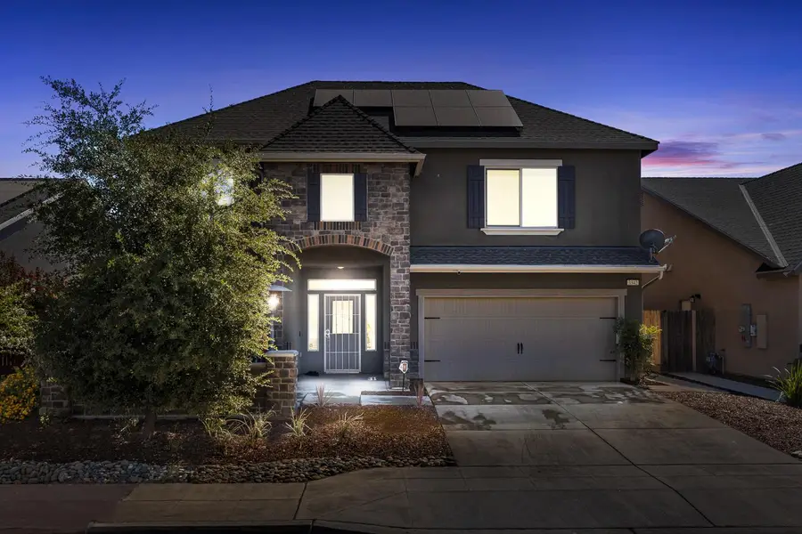 3342 N Carriage Avenue, Fresno, CA 93727 - Image #2