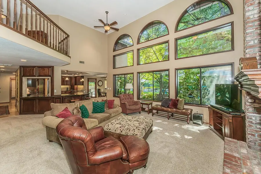 843 E Country View Circle, Fresno, CA 93730 - Image #2