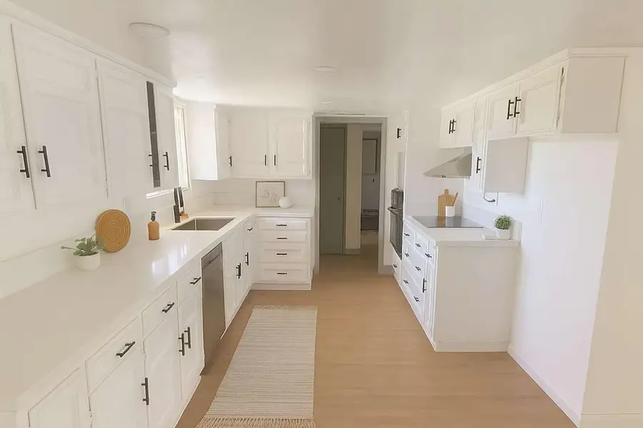 5675 E Ashlan Avenue, Fresno, CA 93727 - Image #2