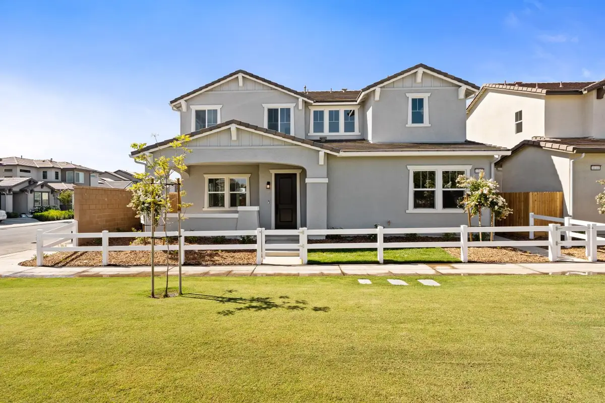 1107 Dana Lane W, Madera, CA 93636 - Image #1