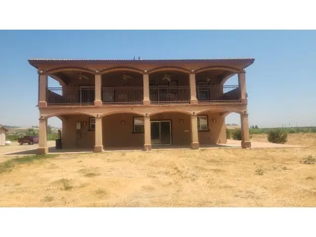 2091 E Nebraska Avenue, Dinuba, CA 93618 - Image #3