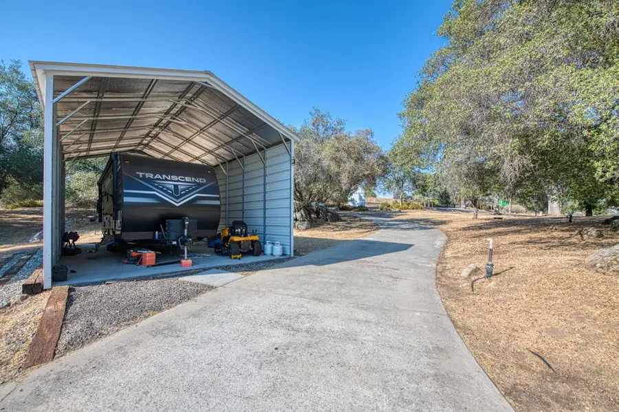 41981 Wild Horse Court, Coarsegold, CA 93614 - Image #3