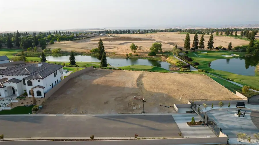 2490 E Copper Ridge Drive, Fresno, CA 93730 - Image #3