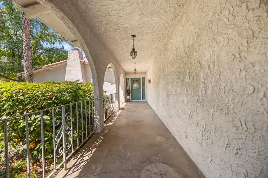 236 N Sierra Vista, Porterville, CA 93257 - Image #3