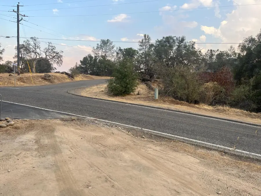 1703 Longhollow Drive, Coarsegold, CA 93614 - Image #2