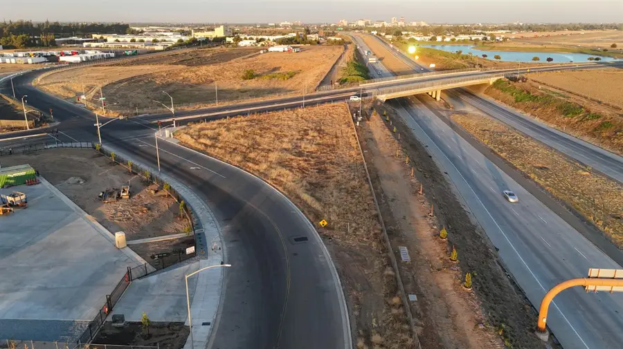 0 W Dan Ronquillo Dr S Roeding D, Fresno, CA 93706 - Image #3