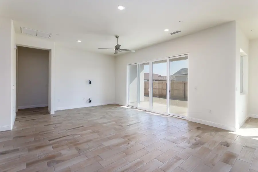 2112 Daffodil Street, Kingsburg, CA 93631 - Image #3