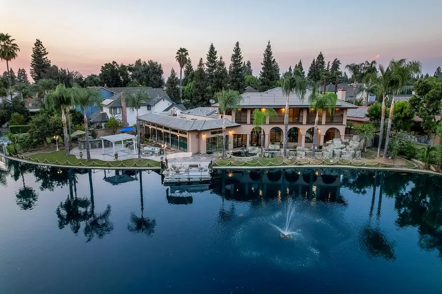 1617 N Aspen Court, Visalia, CA 93291 - Image #2