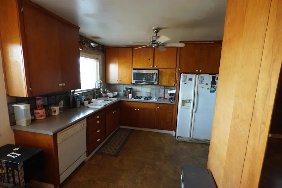 1699 E Academy, Tulare, CA 93274 - Image #2