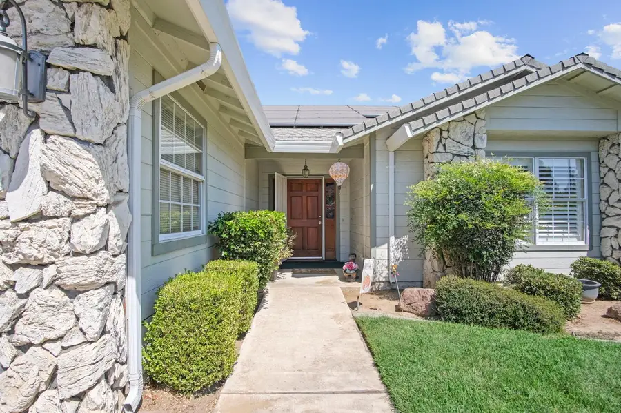 2185 Garden Circle Drive W, Manteca, CA 95336 - Image #3