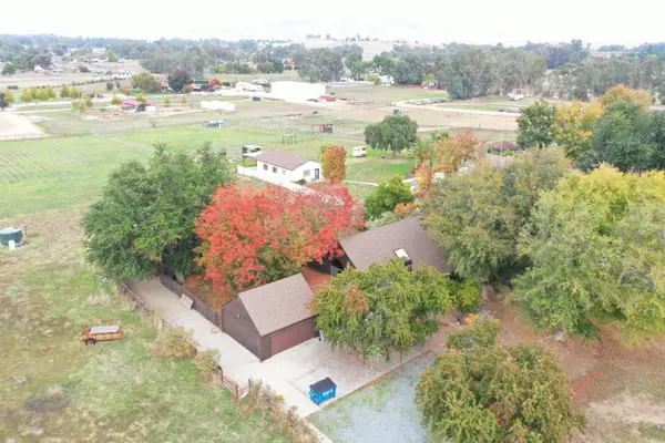 5494 E International Avenue, Clovis, CA 93619