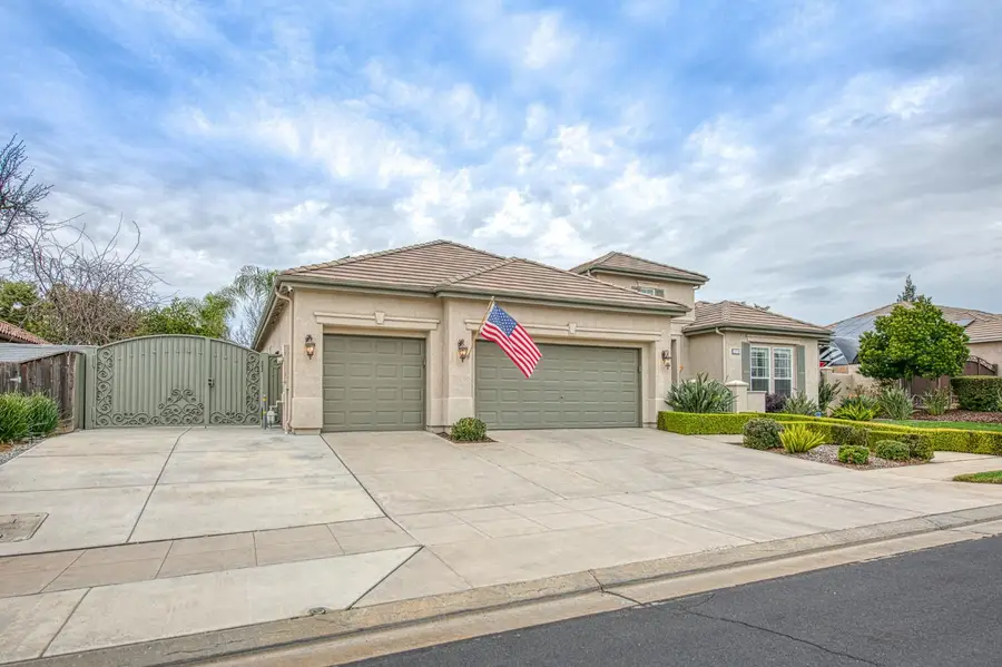 1914 N Greenfield Avenue, Clovis, CA 93619 - #3