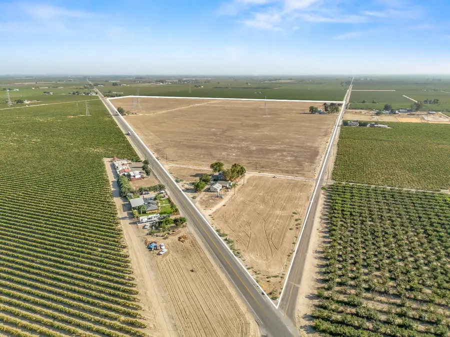 5920 W Springfield Avenue, Raisin City, CA 93652 - Image #2