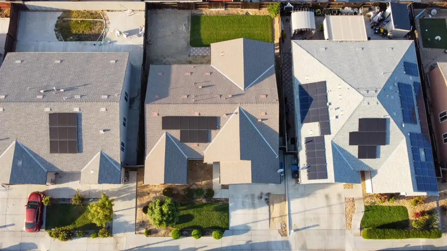 5447 E Burns Avenue, Fresno, CA 93727 - Image #3