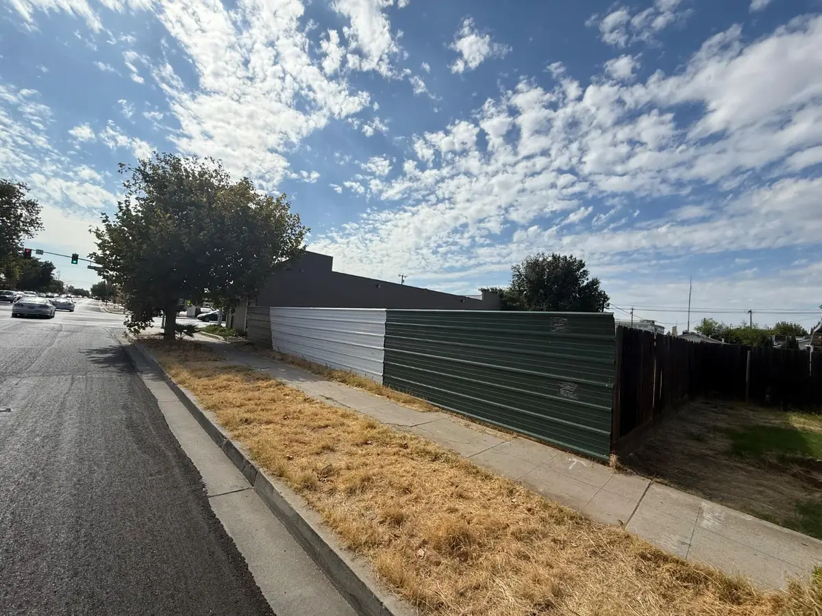 304 N D Street, Madera, CA 93638 - Image #1