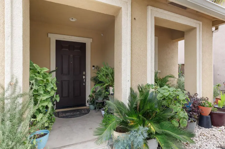 631 Persimmon Street, Madera, CA 93638 - Image #3