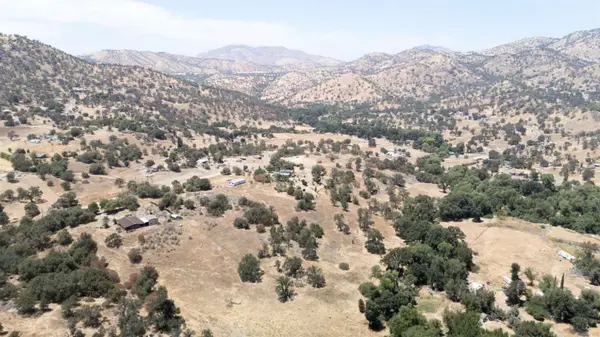 37127 Ripple Lane, Yokuts Valley, CA 93675