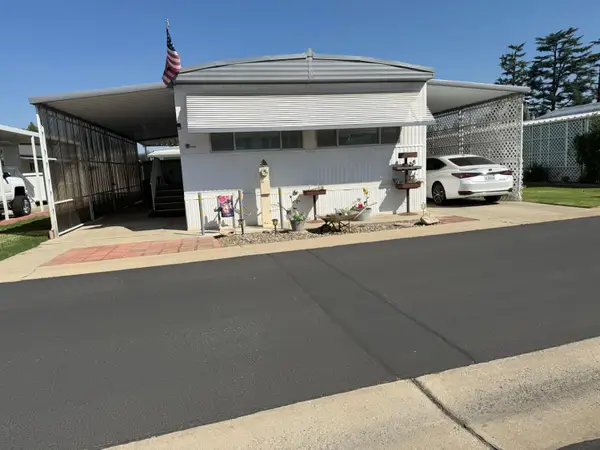 1500 W Villa N #107, Clovis, CA 93612