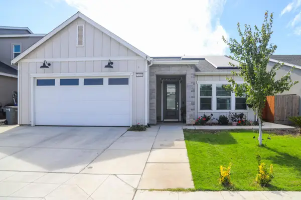 7099 W Whitman Avenue, Fresno, CA 93723