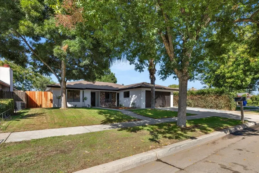 263 Stanford Avenue, Fresno, CA 93727 - Image #3