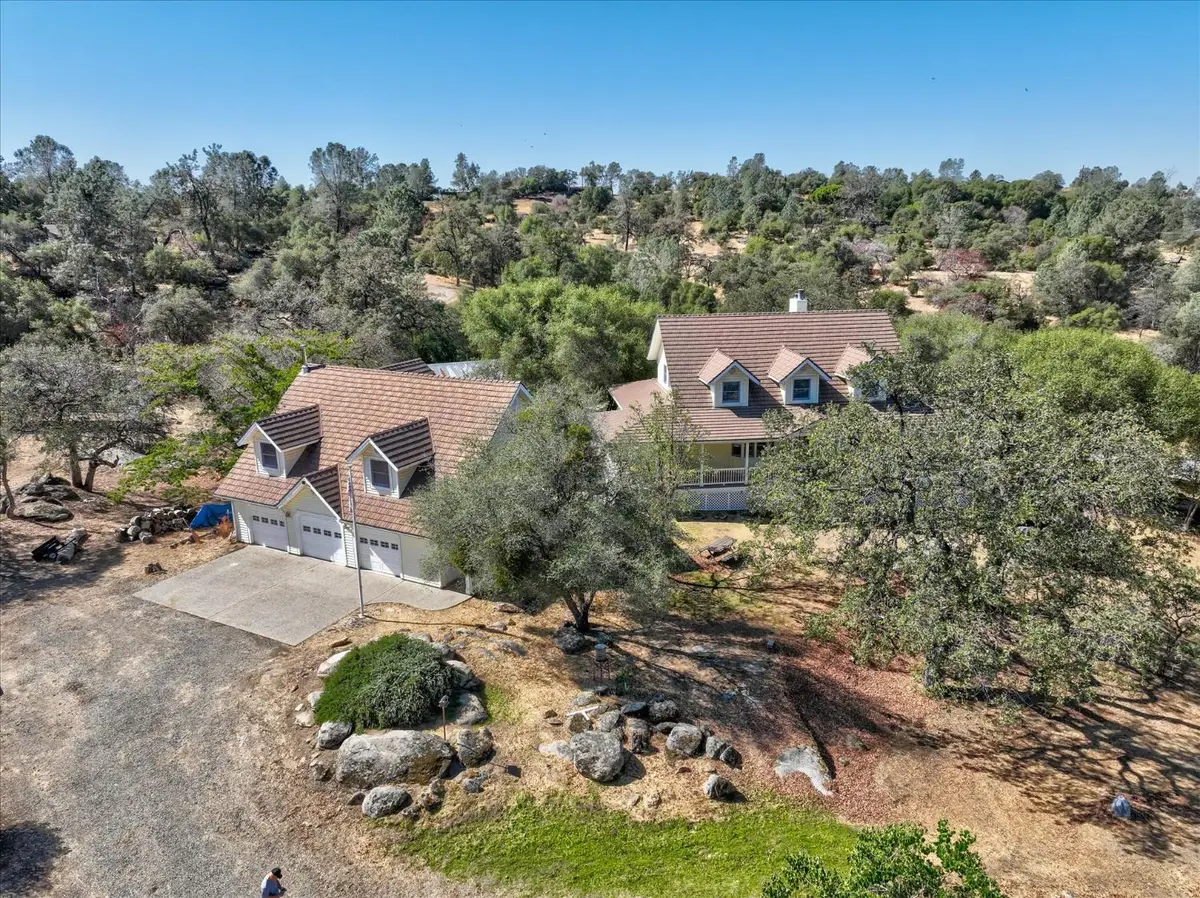 43972 Wells Rd, Coarsegold, CA 93614 - Image #1