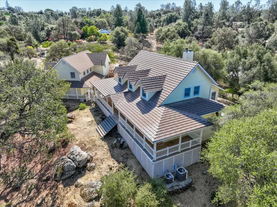 43972 Wells Rd, Coarsegold, CA 93614 - Image #2