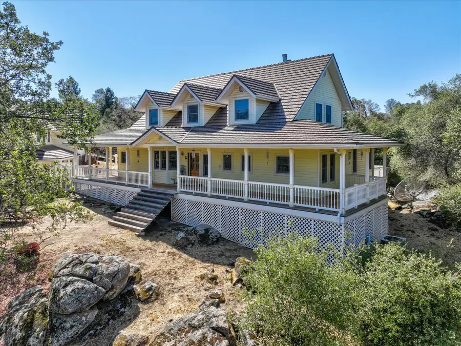43972 Wells Rd, Coarsegold, CA 93614 - Image #3