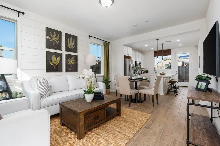 6551 E Cresthaven Drive, Fresno, CA 93727 - Image #3