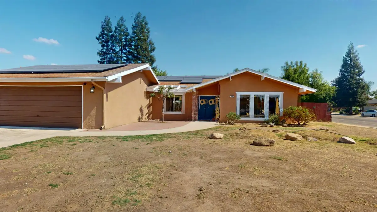 188 Lyon, Sanger, CA 93657 - Image #1