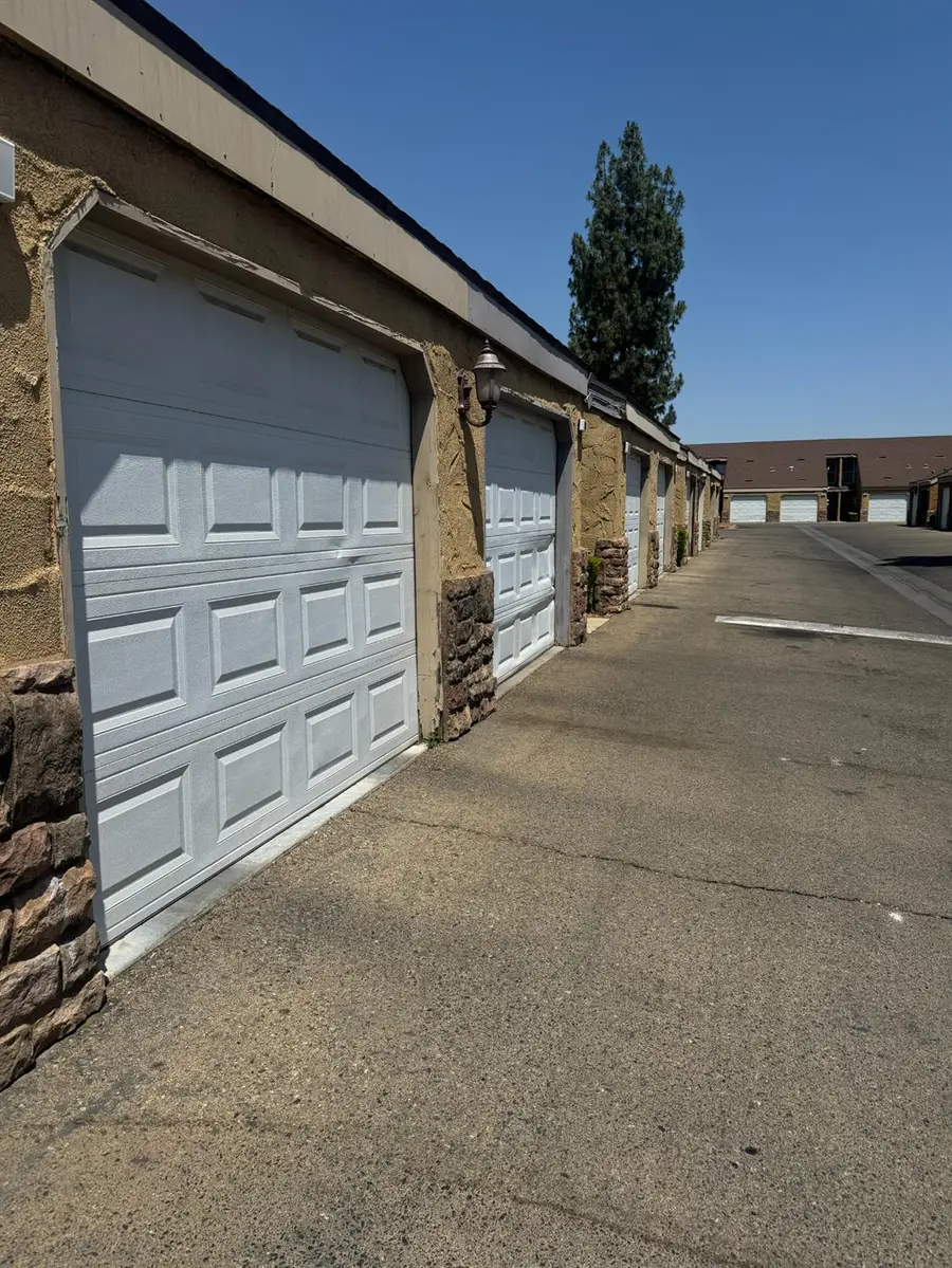 7166 N Fruit Avenue #160, Fresno, CA 93711 - Image #2