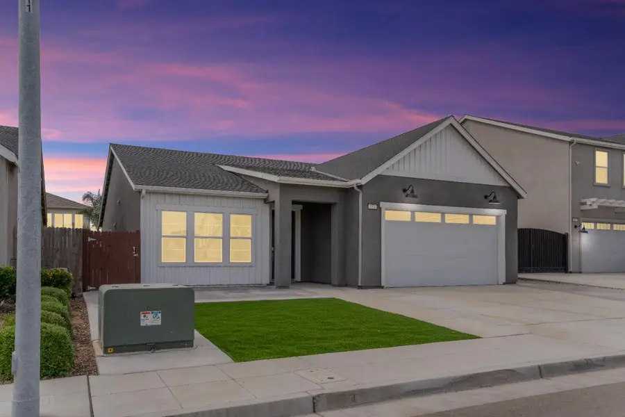 153 N Bliss Avenue, Fresno, CA 93727 - Image #2