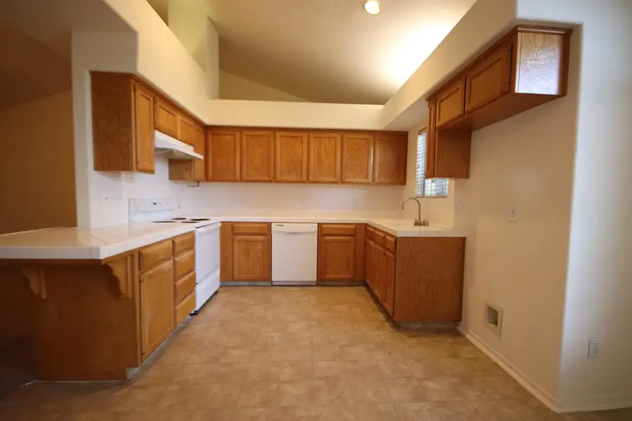 812 Hanson Avenue, Clovis, CA 93611 - Image #2