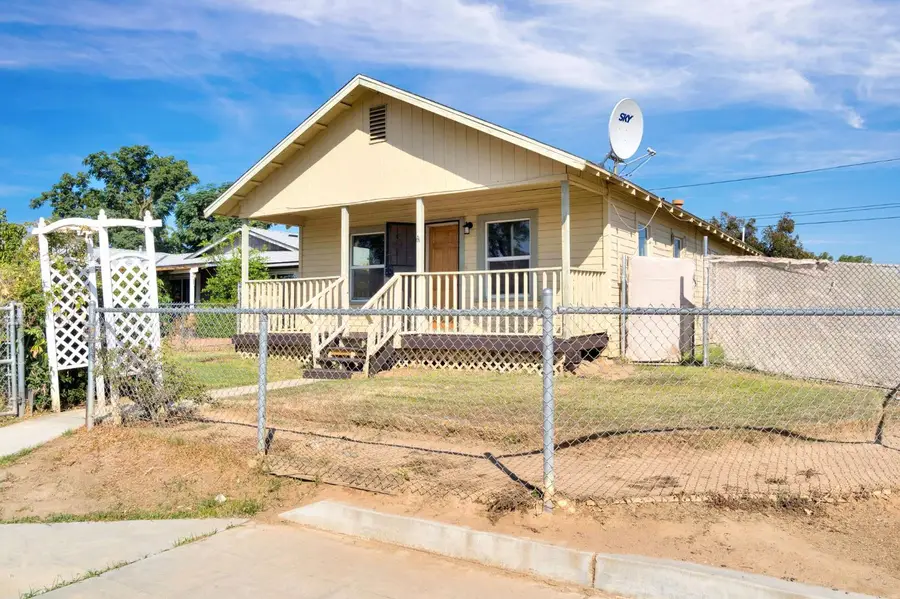 408 W Spruce Avenue, Pinedale, CA 93650 - Image #2