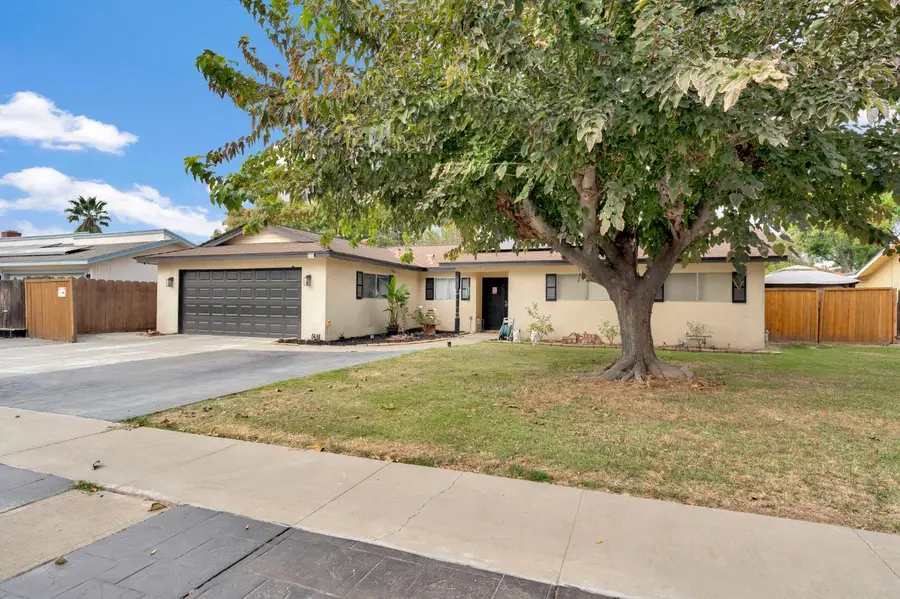 2352 Cabrillo Way, Hanford, CA 93230 - Image #2
