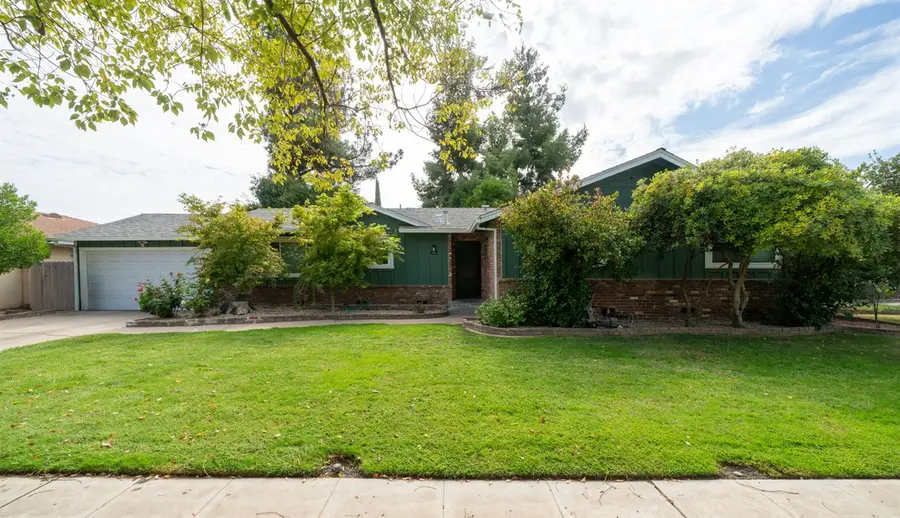 929 W Norwich Avenue, Fresno, CA 93726 - Image #3