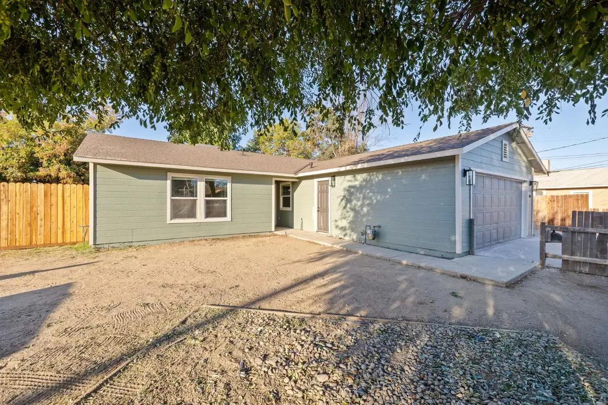 200 E Warren Avenue, Bakersfield, CA 93308 - Image #1