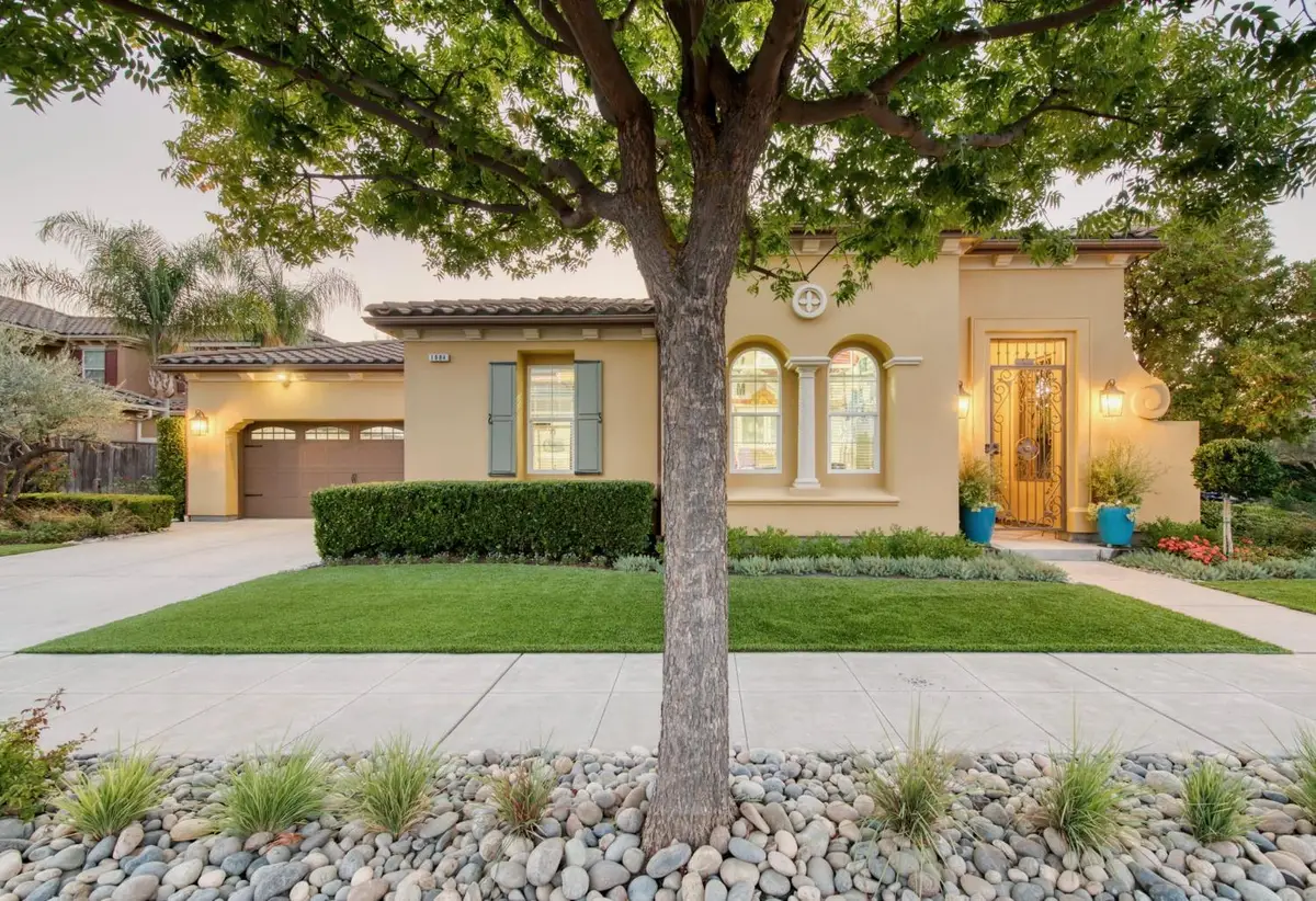 1984 N Pamela Avenue, Clovis, CA 93619 - Image #1