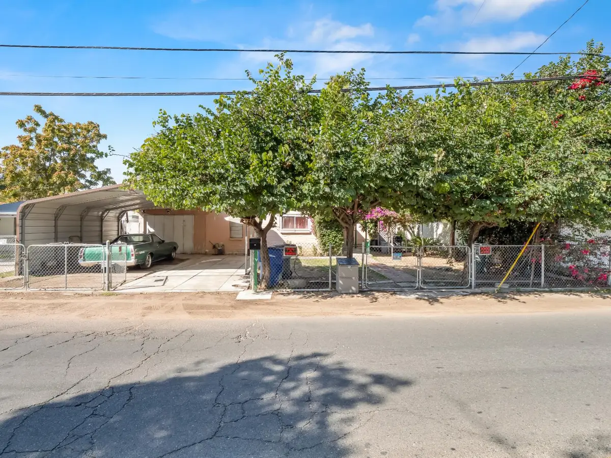 128 S Willow Avenue, Fresno, CA 93727 - Image #1