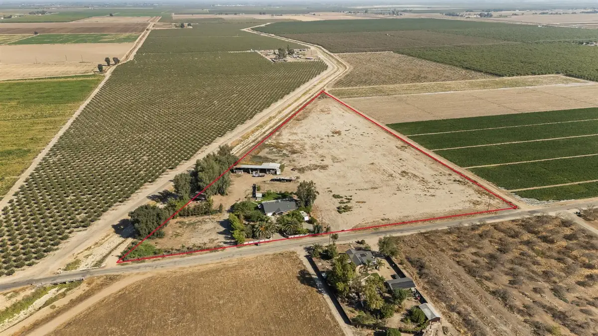 860 W Riverdale Avenue, Riverdale, CA 93656 - Image #1