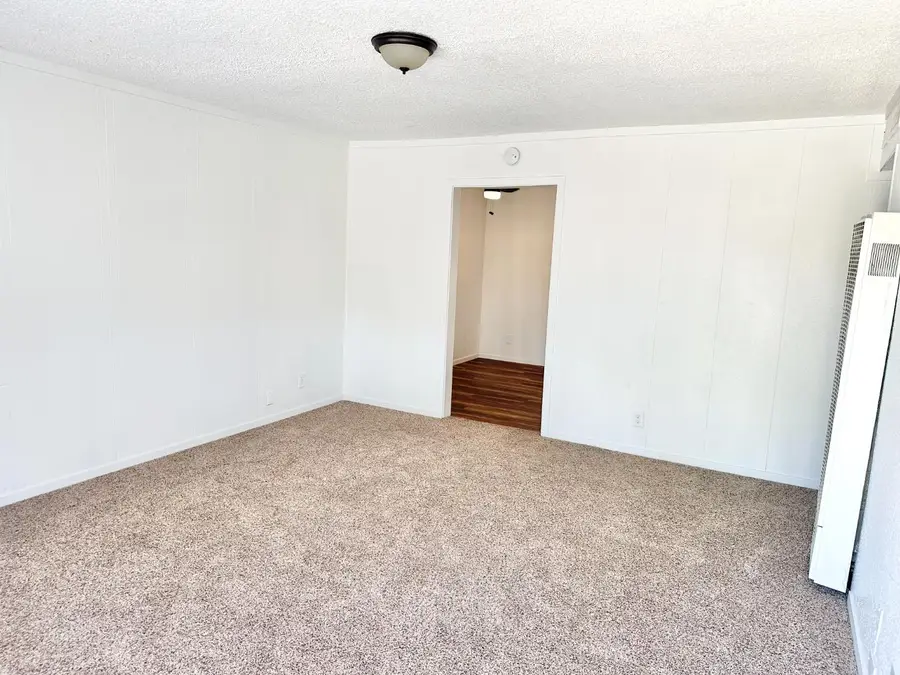 967 E Cleveland Avenue, Porterville, CA 93257 - Image #2