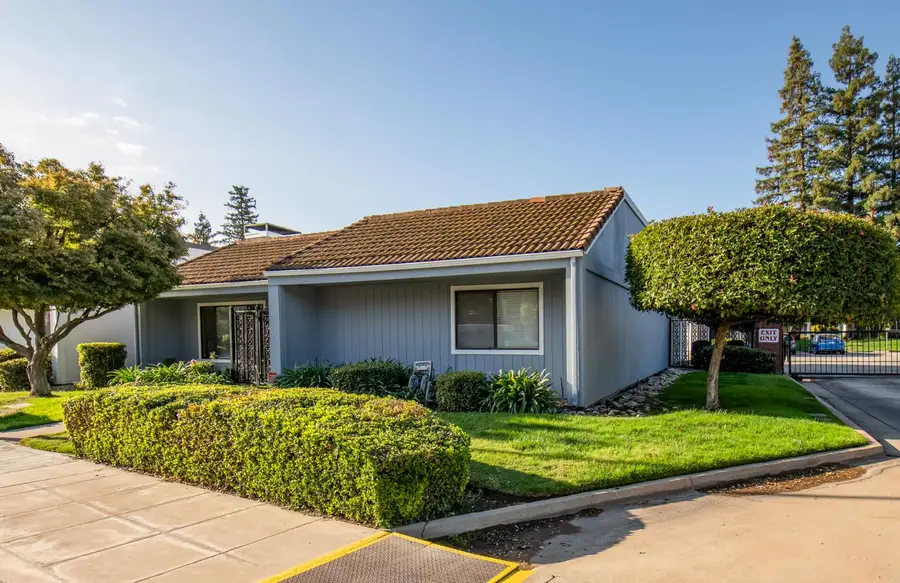 1915 W Santa Ana Avenue, Fresno, CA 93705 - Image #2