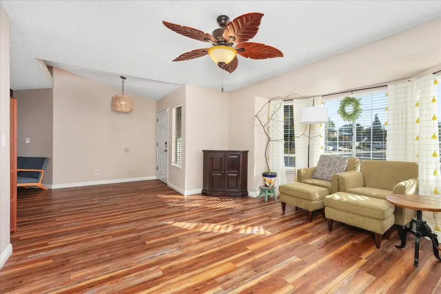 332 Magnolia Avenue, Clovis, CA 93611 - Image #2